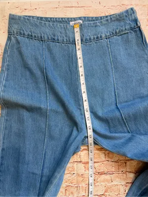 Boutique | Classic High Waist Wide-Leg Women's Jeans in Medium Blue thumbnail 3