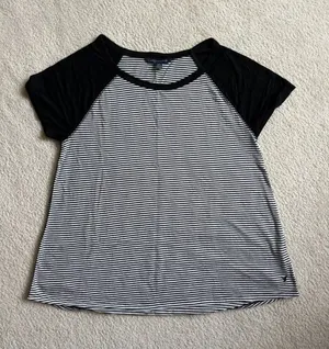 American Eagle Stripped Vintage TShirt in M thumbnail 1