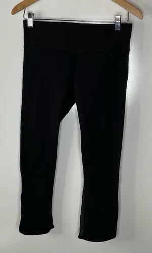 Lululemon Black Cropped Leggings‎ Size 6 thumbnail 1