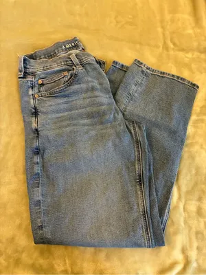 Women’s American Eagle Light Wash 90’s Straight Leg Jeans Size 8 thumbnail 8