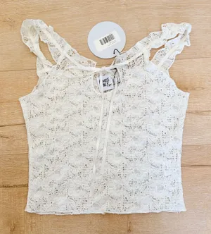 NWT Princess Polly Kaufman white floral lace bow top, size US 4 ♡ thumbnail 1