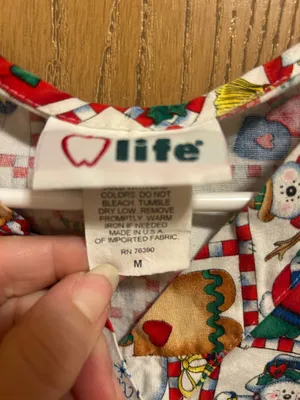 Christmas scrub shirt Multiple Size M thumbnail 3