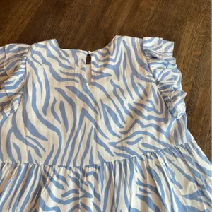THML Blue and White Pattern Short Sleeve Dress Boho- Size M thumbnail 4
