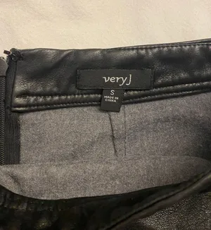 Very J Black Envelope Skirt thumbnail 5