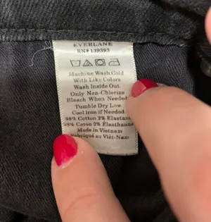 Black Mid Rise Skinny Ankle Jean thumbnail 8