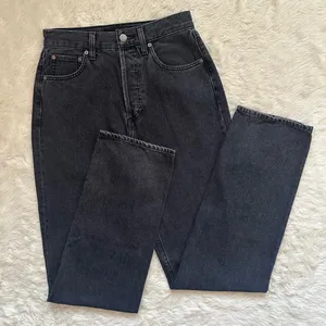 Aritzia Denim Forum Jeans The '90s Joni Hi-rise Loose Jean Black Sz 25 thumbnail 1