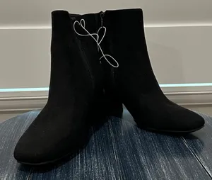 Old Navy Booties thumbnail 1