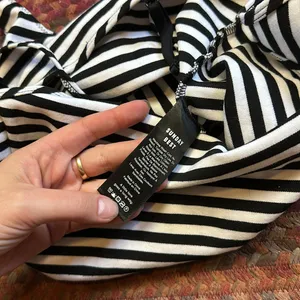 Aritzia NWOT SUNDAY BEST BLACK WHITE STRIPE CAMI V NECK THONG BODYSUIT ONE PIECE thumbnail 4
