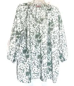 Animal Print Top Women’s Large thumbnail 1