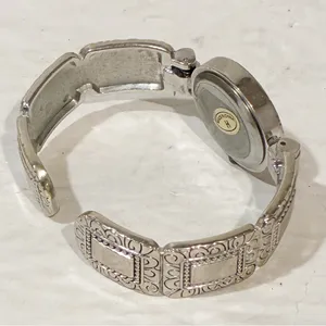 Vintage Geneva Quartz Stainless‎ Steel Analog Silver Tone bracelet Band Watch thumbnail 3