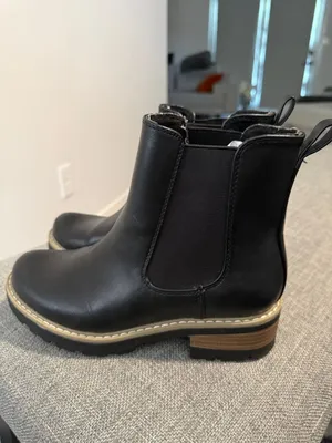 Universal Threads Slip On Chelsea Ankle Boots Black Lug Sole Comfort Size 6 NWOT thumbnail 4