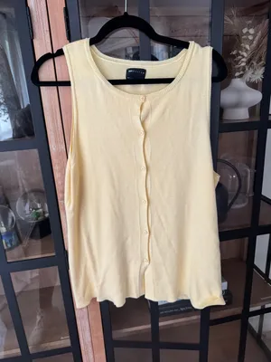 ASOS Design knit vest top butter pastel yellow sleeveless tank crewneck buttons thumbnail 4