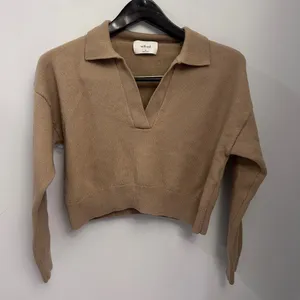 Wilfred Aritzia Clara Merino Wool Waist Crop Sweater in Camel M new without tags thumbnail 7
