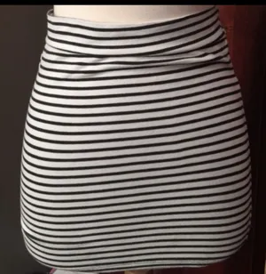 Black & White Striped Stretch Skirt Size XXS thumbnail 2