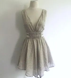 L'ATISTE Low Cut Cutout Extra Flared Dress thumbnail 1