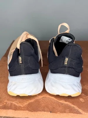 New Balance Roav Athletic Shoes thumbnail 4