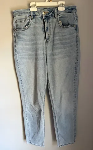 American Eagle Outfitters Light Blue Curvy High-Rise Women’s Jeans thumbnail 1