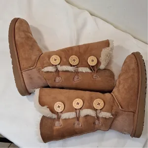 UGG Bailey Button Triplet Boots Chestnut  thumbnail 1