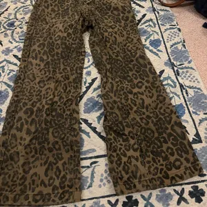 Aelfric Eden ladies leopard print wide leg jeans size 28 thumbnail 5