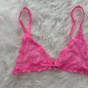 Skims Stretch Lace Triangle Bralette Sugar Pink Size Medium thumbnail 3