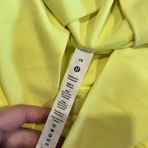LULULEMON High Rise 22’’ inseam Bright Yellow Green Leggings Women’s Size 14 thumbnail 8