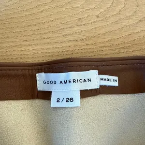 Good American - Faux Leather Side Zip Mini Skirt In Brown thumbnail 2