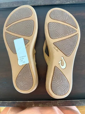 OluKai Women’s Aukai Leather Flip-Flop Sandals, Size 6 thumbnail 6