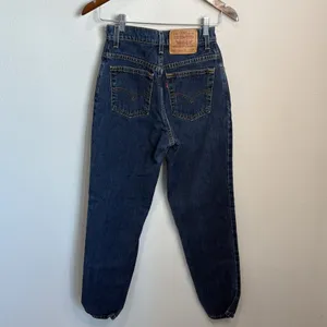 Womens Levis 551 Vintage Dark Wash Jeans Size 4 26x30 thumbnail 3