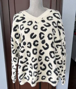 Racheal Leopard Print V thumbnail 1
