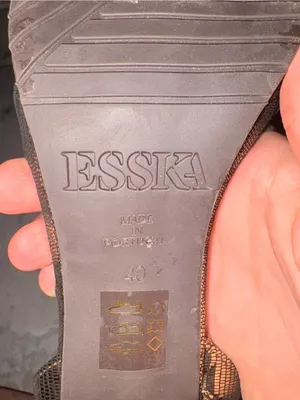 Esska Gold & Black Platform Heels Size 9 thumbnail 7