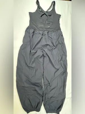 Sleeveless Black Cropped-Waist Jumpsuit with Elastic Ankles thumbnail 10