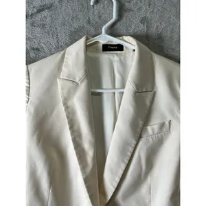 Theory‎ Ivory Single Button Blazer Jacket Tailored Quiet Luxury Career Chic 4 thumbnail 2