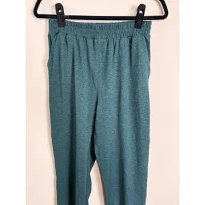 Quince FlowKnit Highrise Boyfriend Performance Joggers Heathered Green XS thumbnail 10