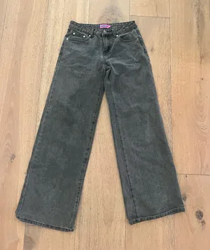 Edikted XS Jeans Black thumbnail 1