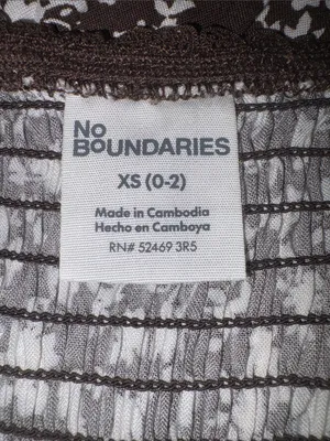 🎉4 for $20 NWT No Boundaries Fit and Flare Dress with Puff Sleeves, XS thumbnail 9