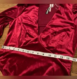 Velvet Deep V Puff Sleeve Bodysuit in Burgundy size M thumbnail 9
