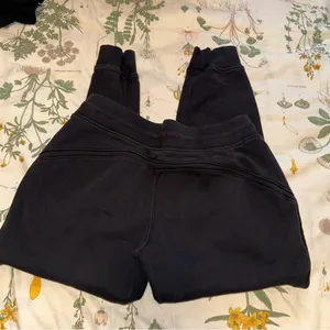 Lululemon Warm Down Jogger II 28"
Black thumbnail 3