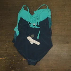 Beyond Control Ruffle-Tiered Color-Block One Piece Swimsuit Blue / Green 12 thumbnail 2