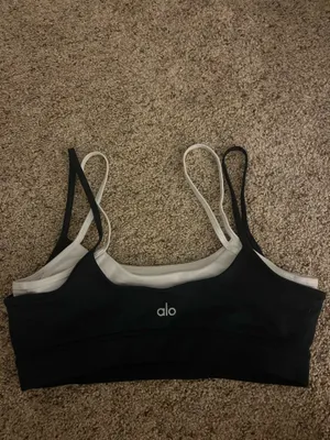 Alo Yoga Bra thumbnail 2