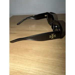 Tory Burch TY9070U Sunglasses Black Gold Dust Bag thumbnail 3