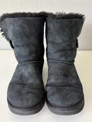 Ugg Women’s Classic Bailey Button Boots Black Suede Leather Size 8 thumbnail 2