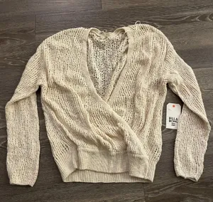 Billabong NWT “Sweet Bliss” cream wrap Sweater. Size Small thumbnail 6