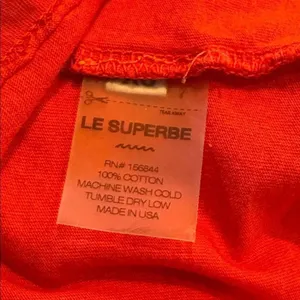 LE SUPERBE Persimmon Tourist Tee I’m not a tourist I live here XS thumbnail 5