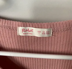 blush crop button tee thumbnail 3