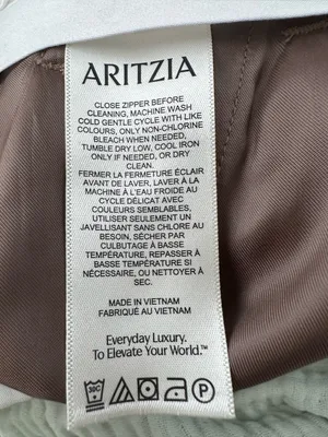 Aritzia The Effortless Short Mid-Thigh Crepette folio taupe brown size 8 thumbnail 9