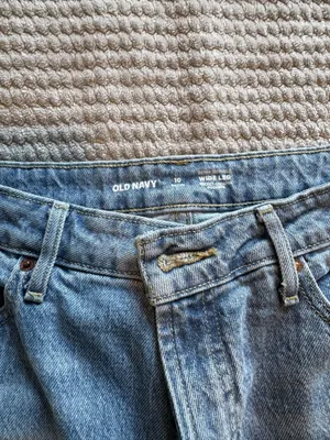 Old Navy Extra High-Rise Wide-Leg Jeans thumbnail 2