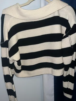 Cloud Ten Lane 201 Black And White Cropped Sweater thumbnail 3