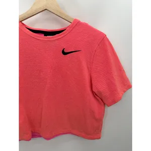 Nike Womens XS Neon Pink Short Sleeve Logo Cropped T-Shirt‎ Tee CR23 thumbnail 3