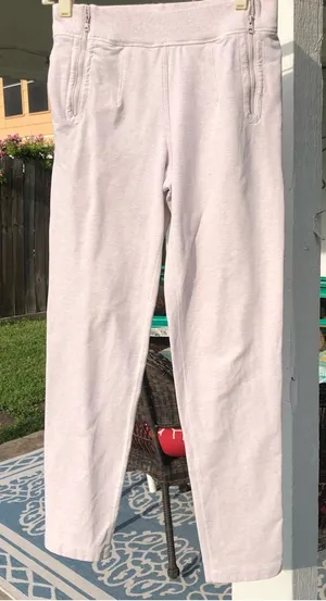 LuluLemon Sweat Pants with zip pockets 6 & Top Sz 4 thumbnail 1