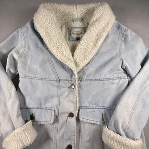 Ashley Vintage Charm Light Wash Denim Faux Shearling Lined Jacket JKJR1144 Small thumbnail 1